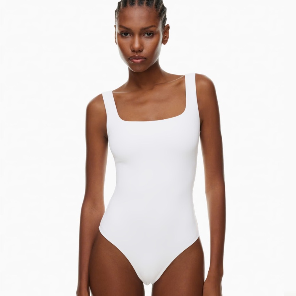 Babaton Contour Square Neck Bodysuit
